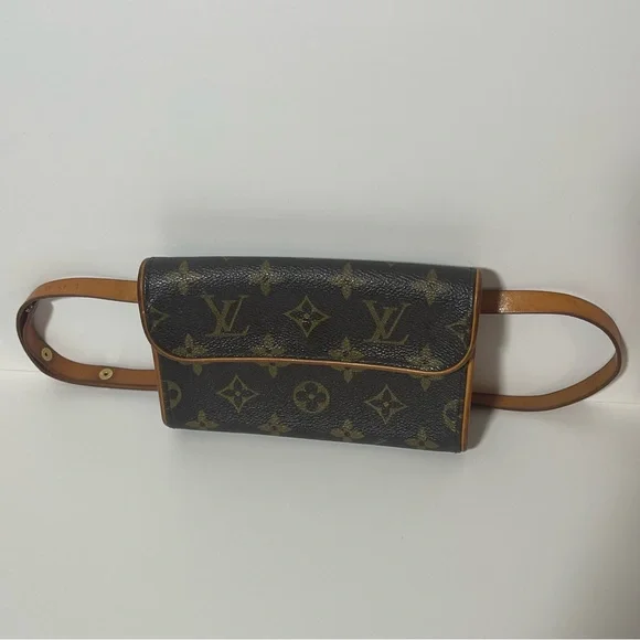 Louis Vuitton Monogramed Belt Bag 💎 AUTHENTICATED 💎 Belly Bag Serial FL0013 - Picture 3 of 17
